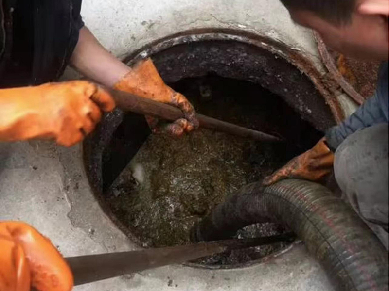 大厂清理化粪池时如何避免沼气的危害?